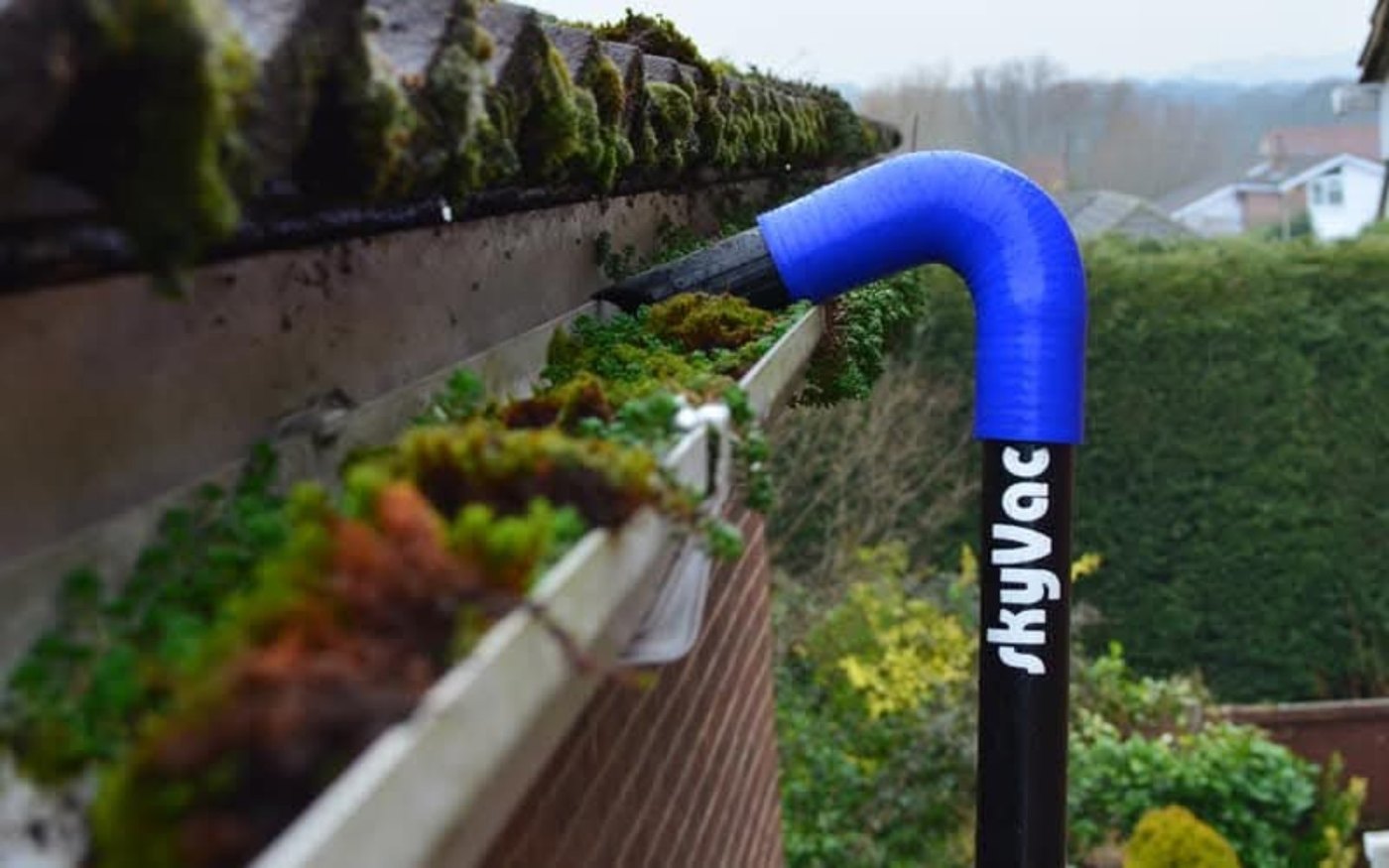 Gutter clearing